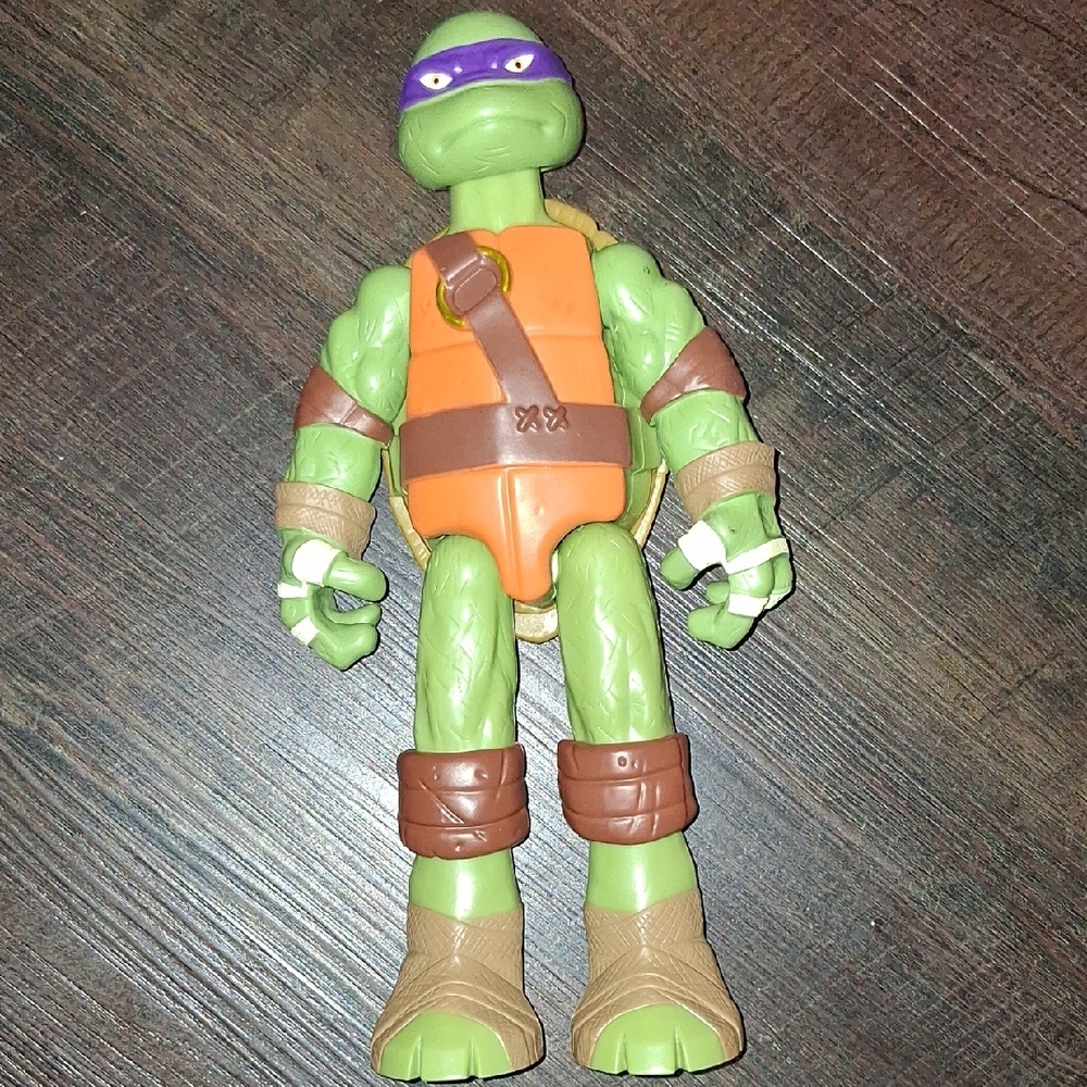 Teenage Mutant Ninja Turtles 11in Green and Orange Action Figure